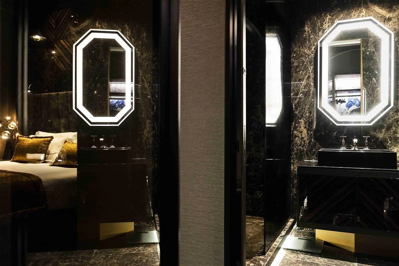 U-Visionary Roma Hotel