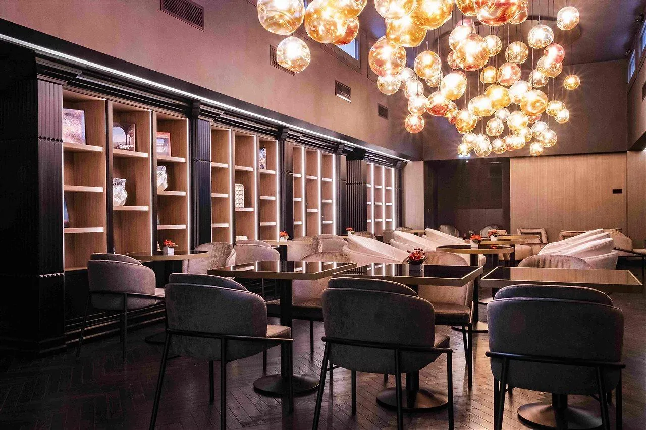 U-Visionary Roma Hotel