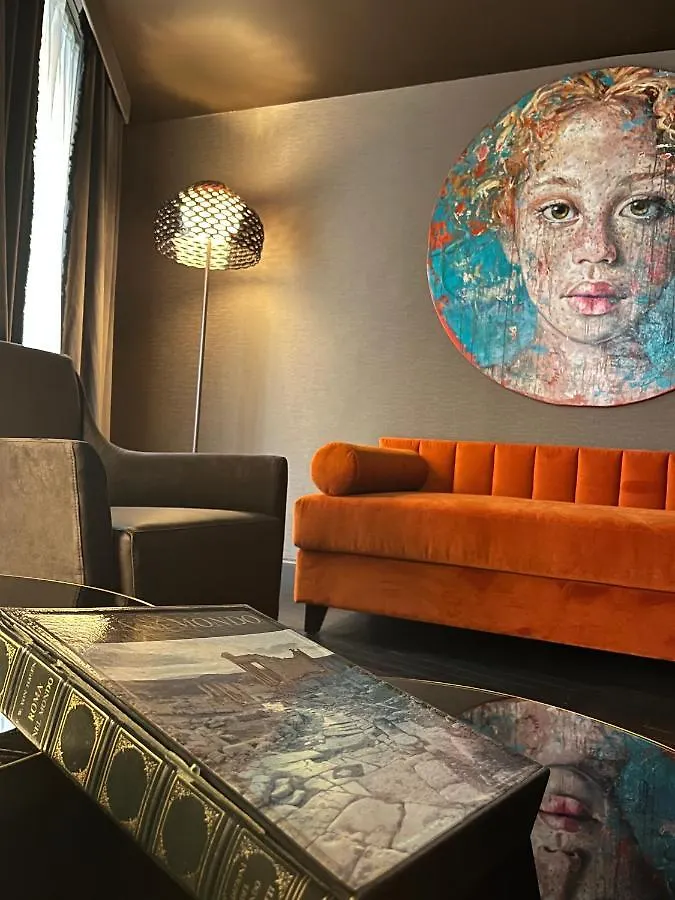U-Visionary Roma Hotel