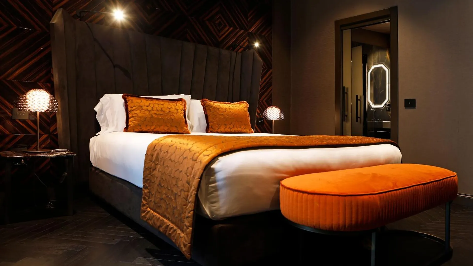 U-Visionary Roma Hotel