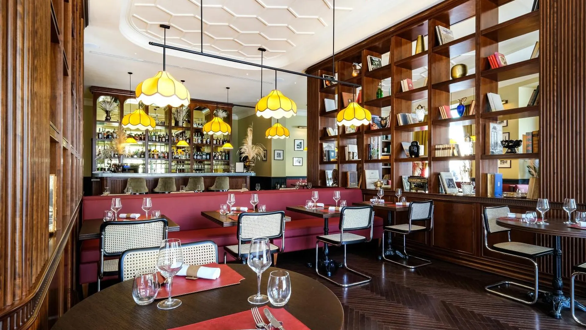 U-Visionary Roma Hotel